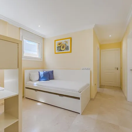 Jardin Del Sol Вилла Адехе